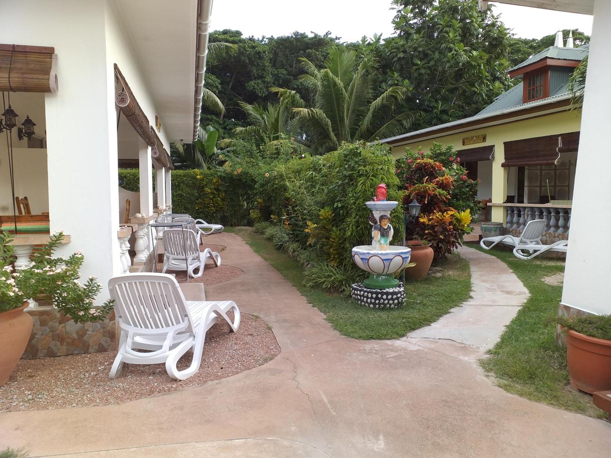 Pension Hibiscus La Digue Bagian luar foto