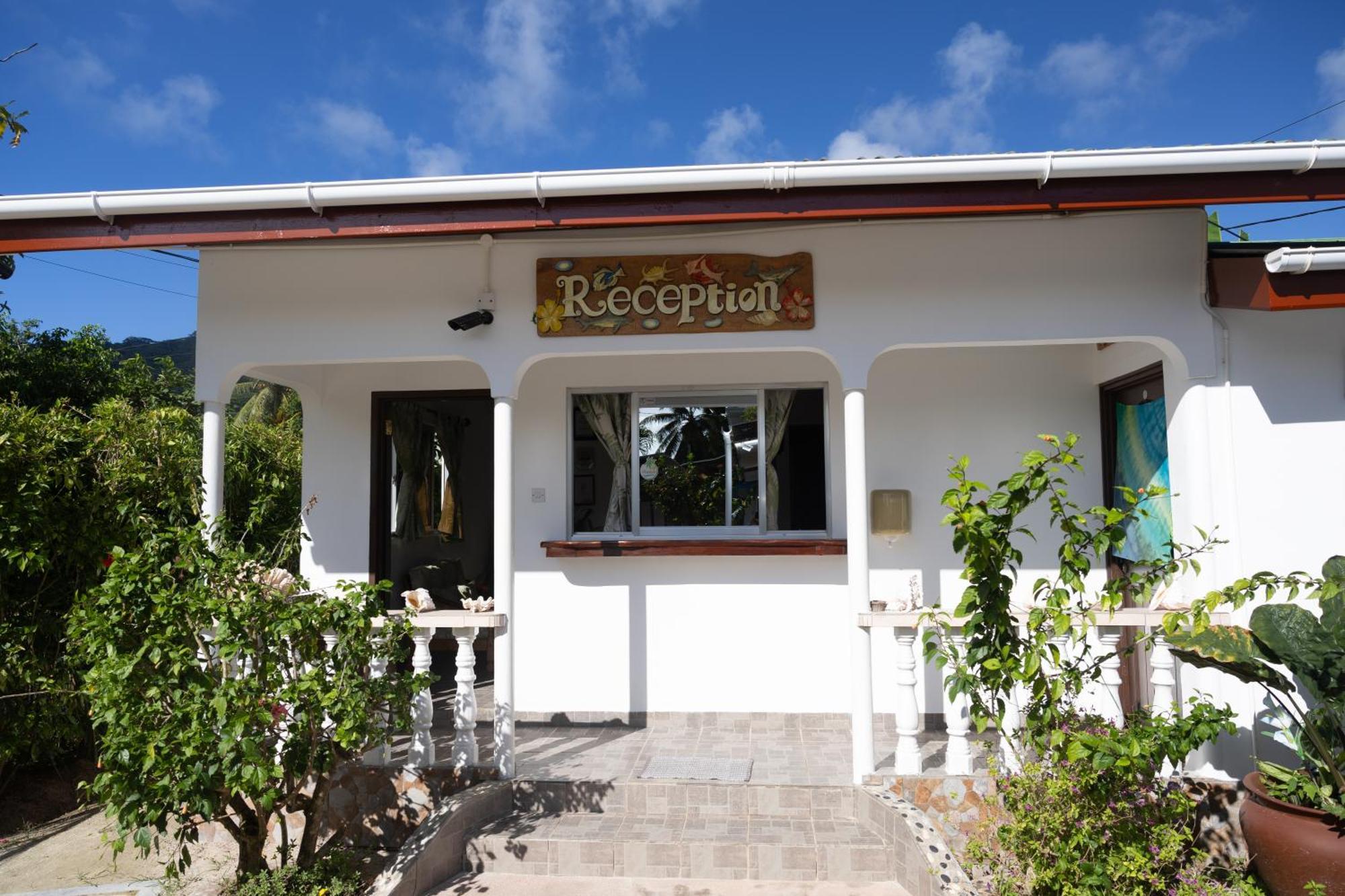 Pension Hibiscus La Digue Bagian luar foto