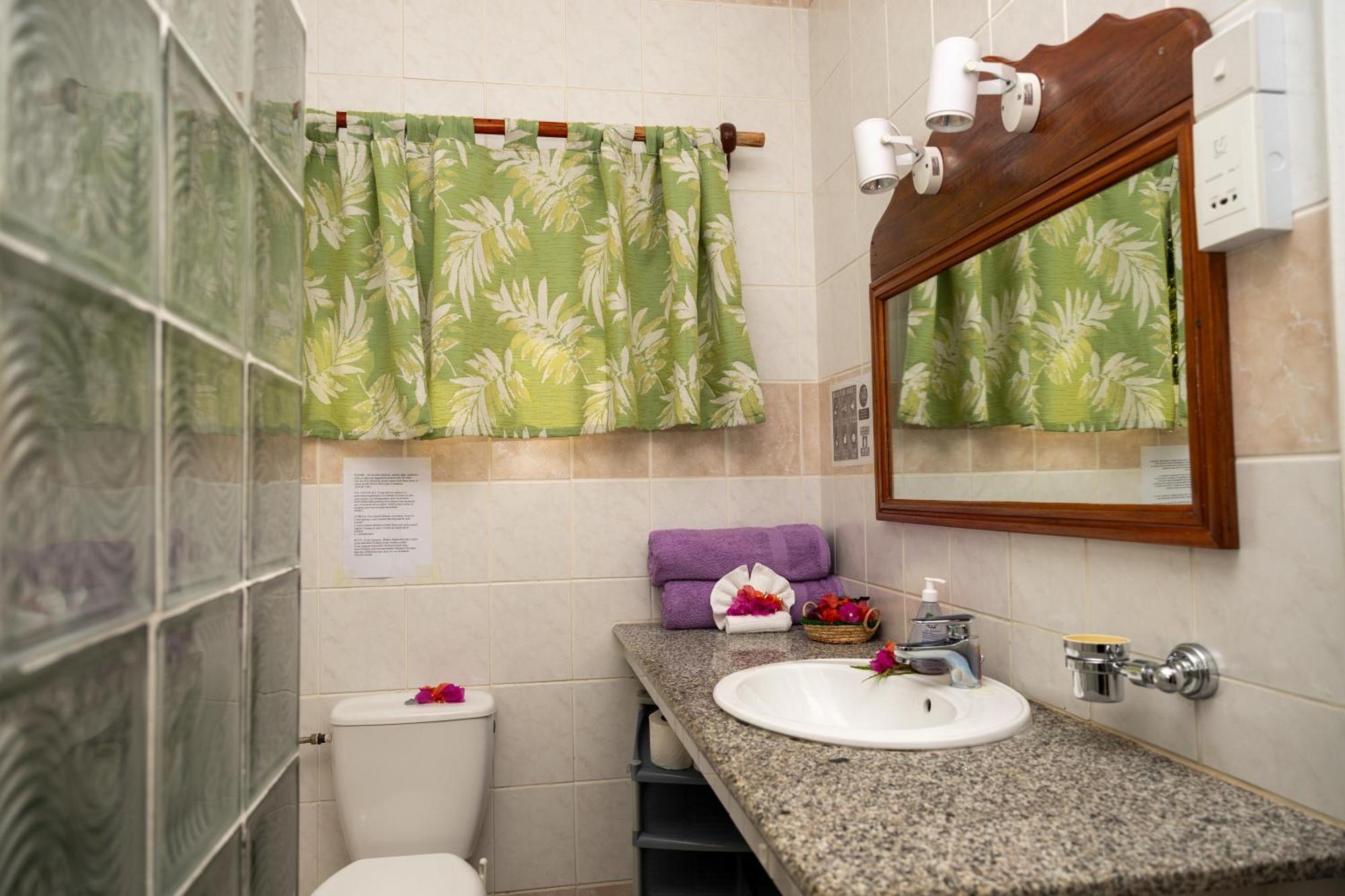 Pension Hibiscus La Digue Bagian luar foto