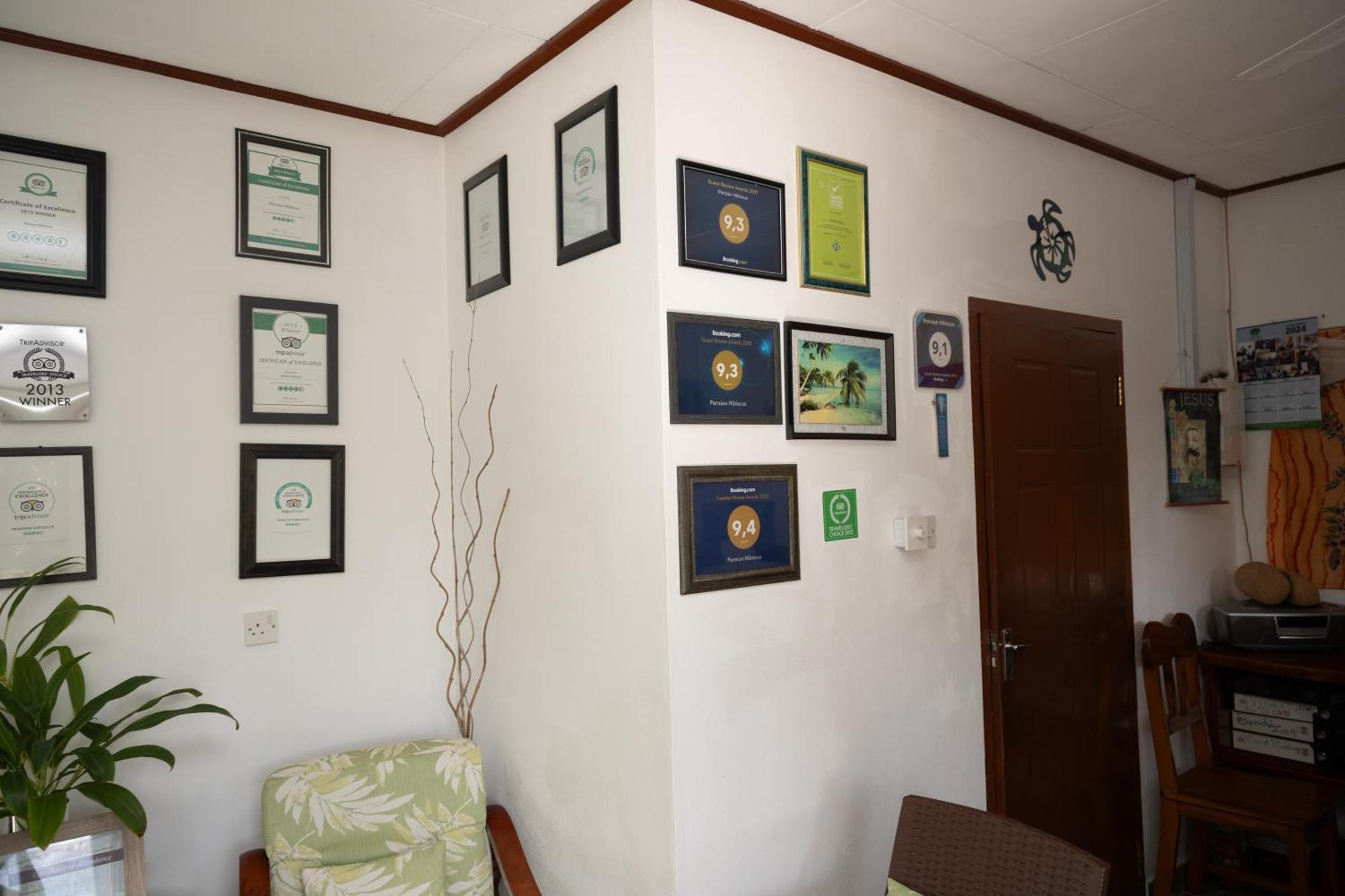 Pension Hibiscus La Digue Bagian luar foto